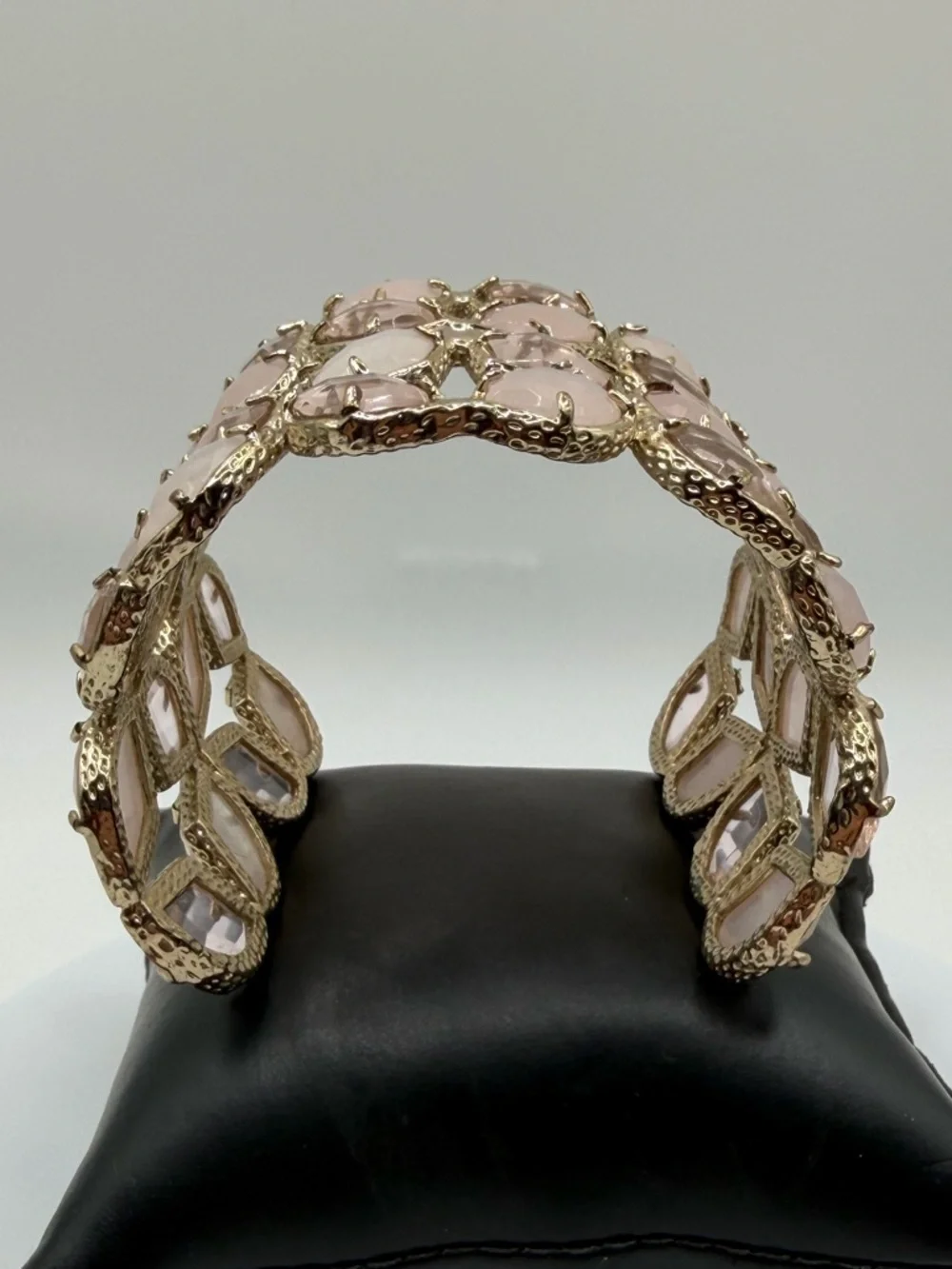 Kendra Scott Vintage Paley Gold Cuff in Rose Quartz and Pink Glass - Picture 10 of 11